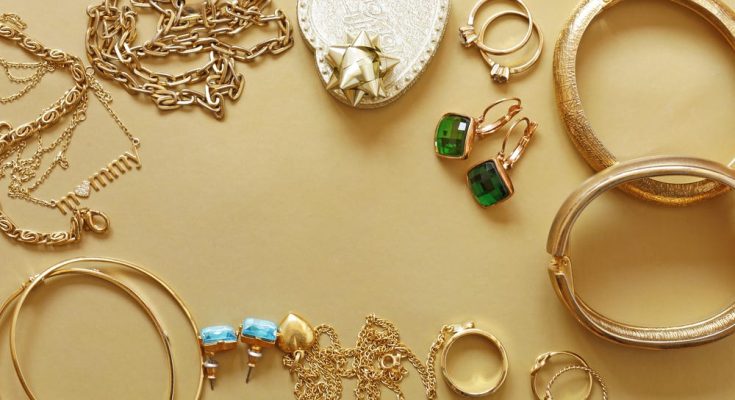 A Guide to Verifying Gold Buyers Before Selling Your Jewelry